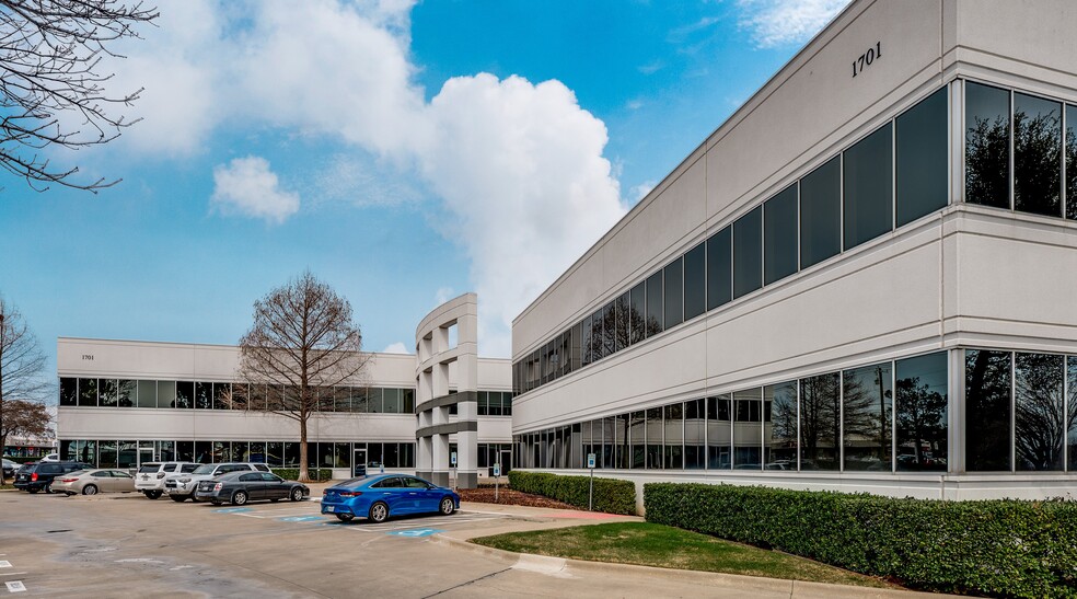 Primary Photo Of 1701 E Lamar Blvd, Arlington Medical For Lease