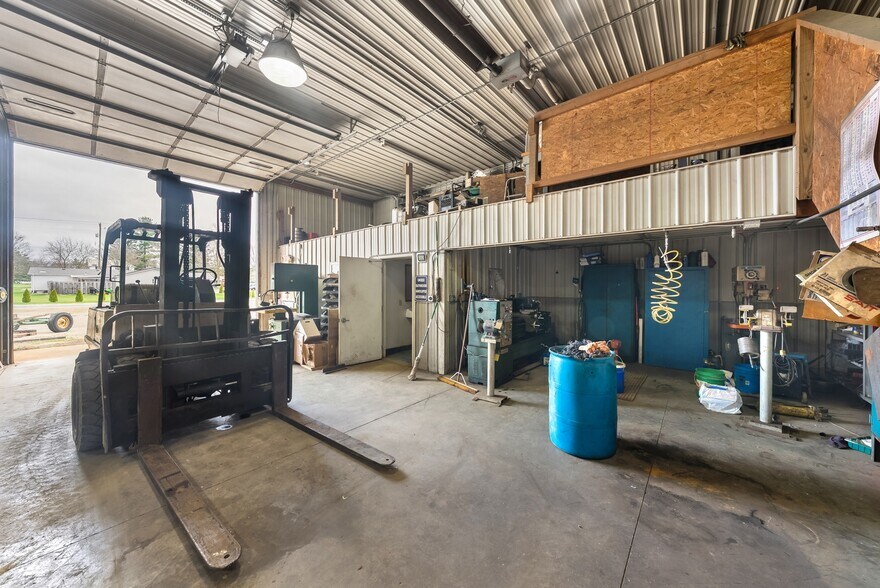 More Photos Of 364 S Warpole St, Upper Sandusky Industrial For Sale