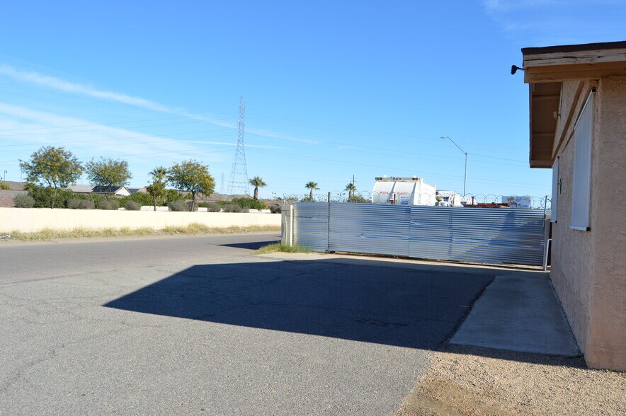 More Photos Of 11613 NW Grand Ave, El Mirage Light Distribution For Sale