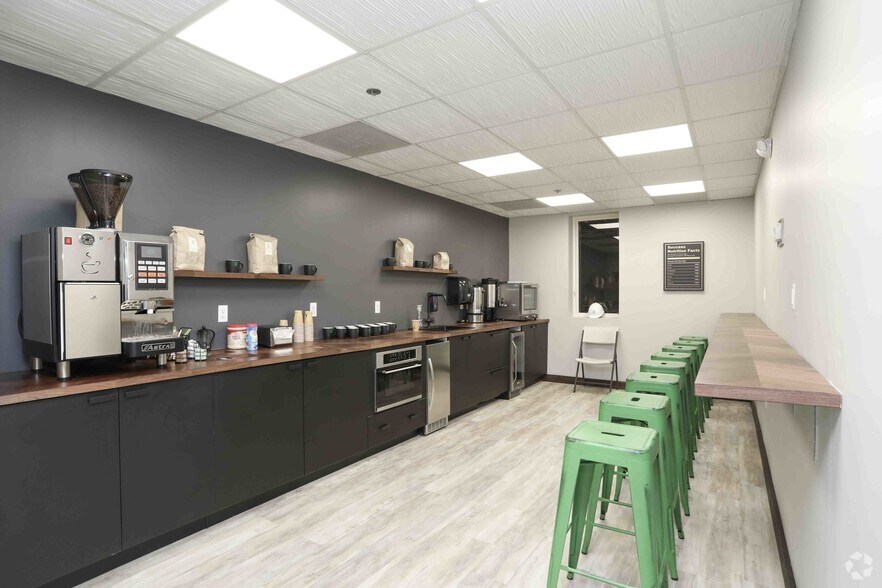 More Photos Of 880 Harrison St SE, Leesburg Coworking Space