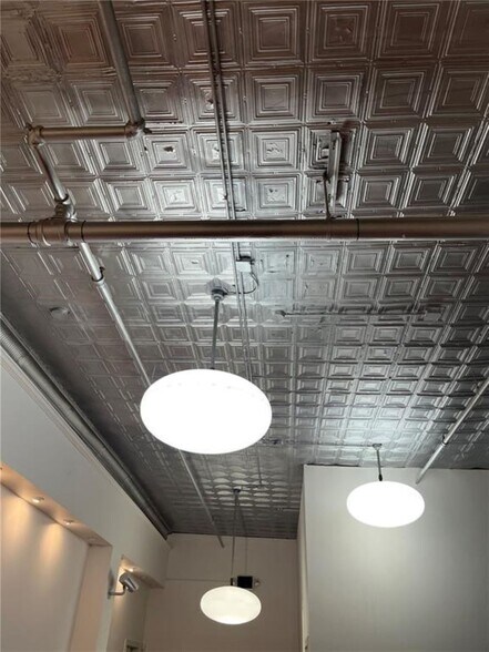 More Photos Of 706 Felix St, Saint Joseph Office For Lease