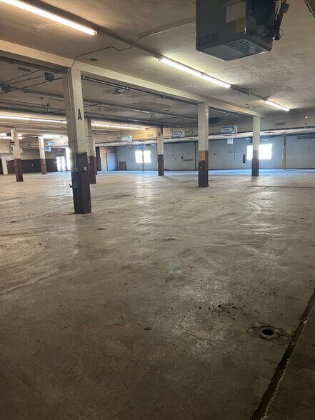 More Photos Of 866-898 W Wilbeth Rd, Akron Storefront For Sale