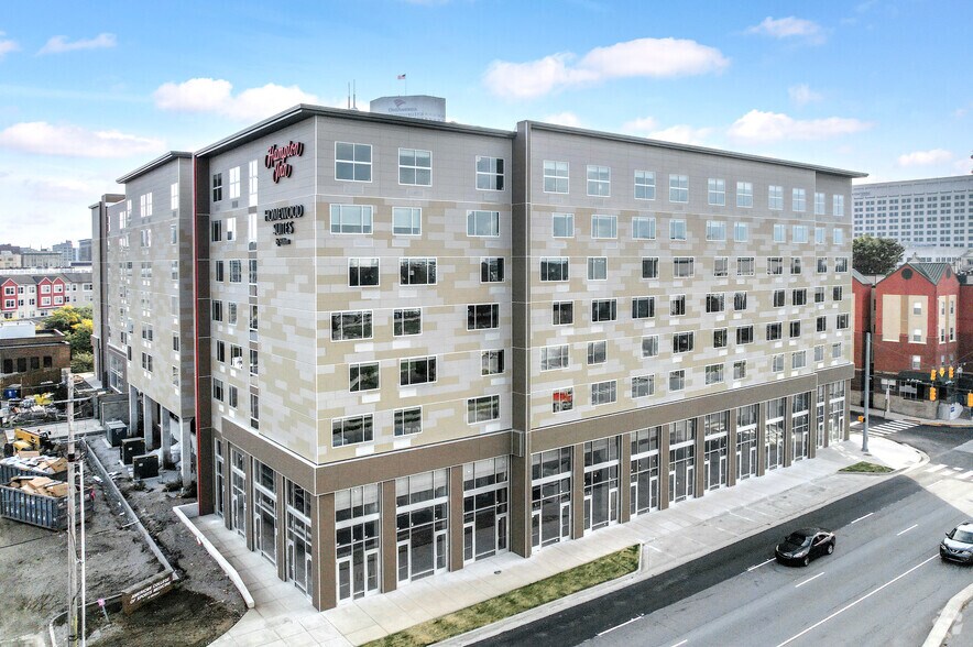 More Photos Of 414 W Vermont St, Indianapolis Hotel For Lease