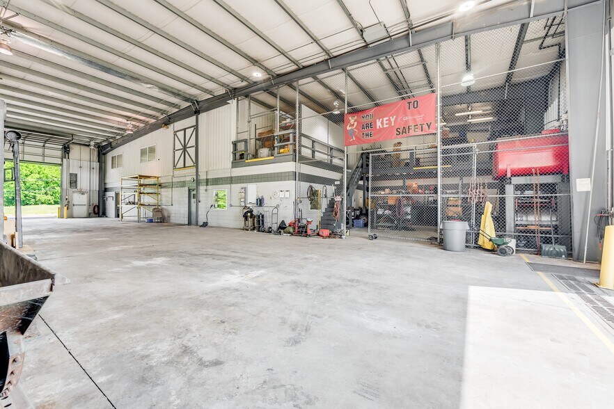 More Photos Of 55 Pleasants Industrial Park, Waverly Warehouse For Sale
