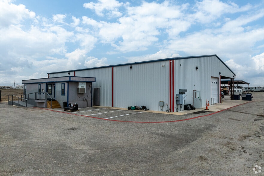 More Photos Of 10777 Highway 183 S, Austin Warehouse For Sale