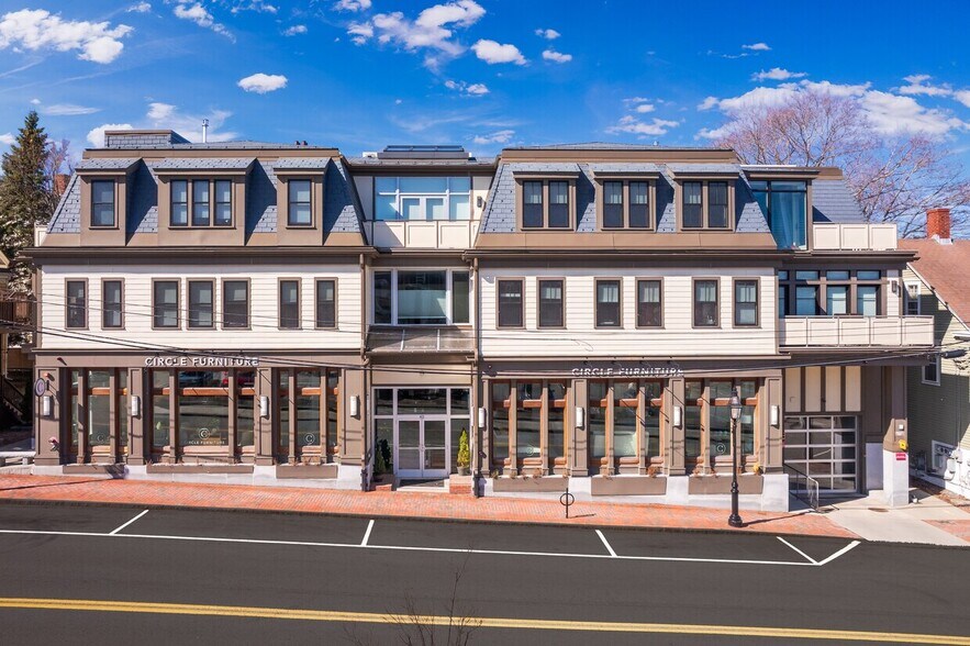 More Photos Of 40 Bridge St, Portsmouth Storefront Retail Residential For Sale