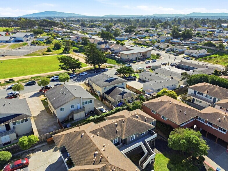 More Photos Of 3047 Zanetta Dr, Marina Apartments For Sale