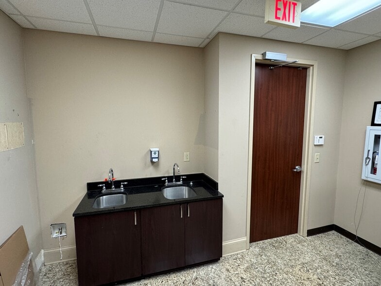 More Photos Of 135 Parkway Office Ct, Cary Medical For Sale