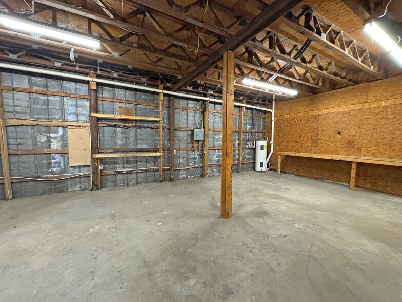 More Photos Of 103 Railroad Avenue SW, Brunson Industrial For Sale