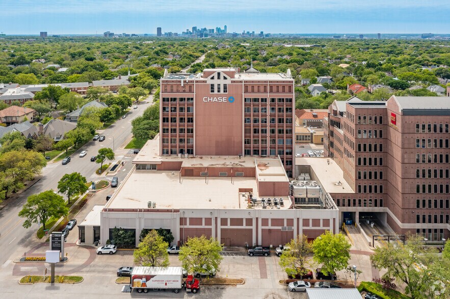 More Photos Of 8111 Preston Rd, Dallas Office For Lease