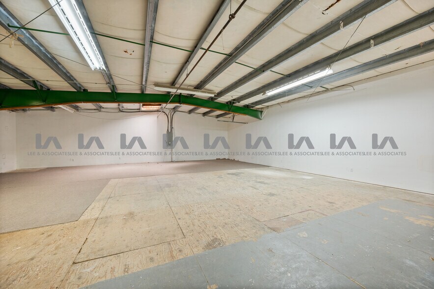 More Photos Of 2727 Dixon St, Port Coquitlam Industrial For Sale