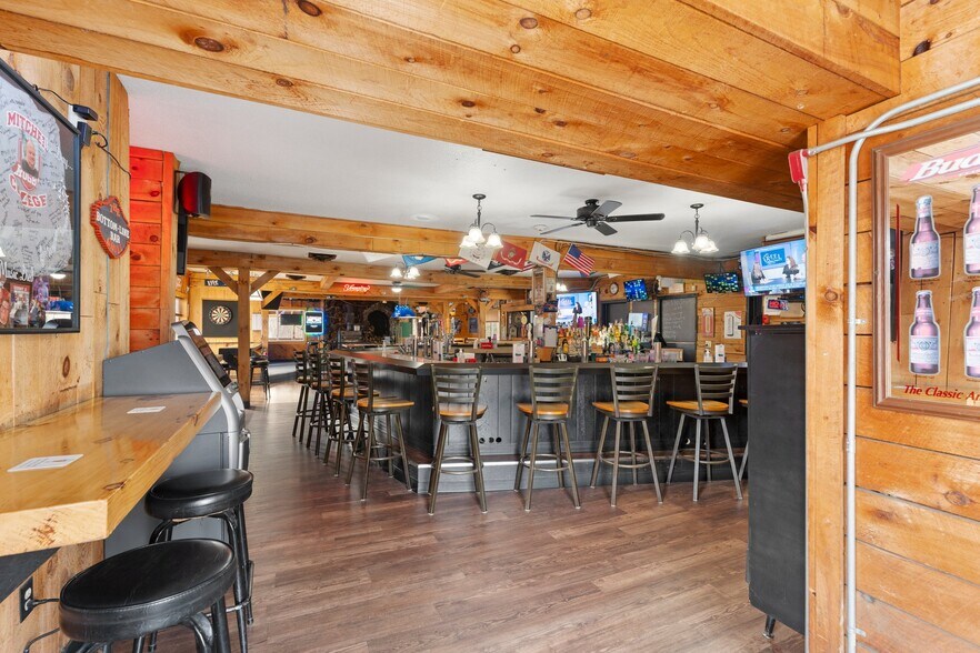 More Photos Of 415 Palmer Ave, Warwick Bar For Sale