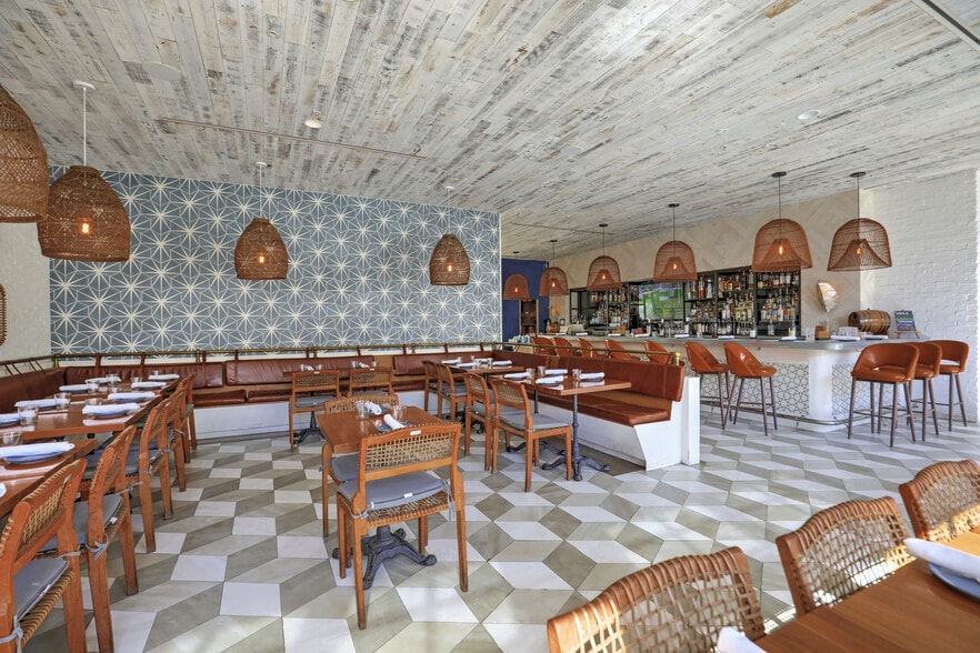 More Photos Of 7 E Anapamu St, Santa Barbara Restaurant For Sale