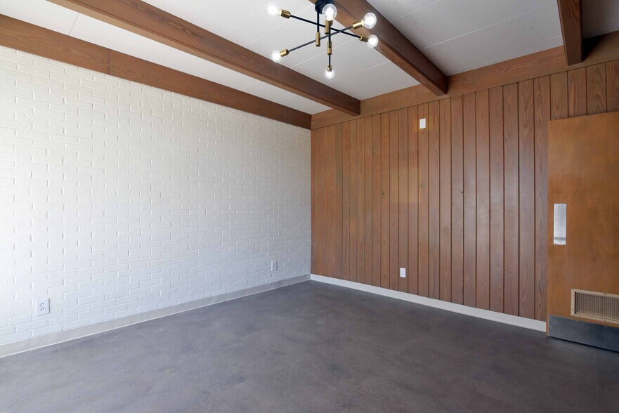 More Photos Of 500 N Jefferson St, Albany Medical For Sale