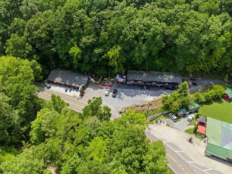 More Photos Of 4407 Calderwood Hwy, Maryville Hotel For Sale