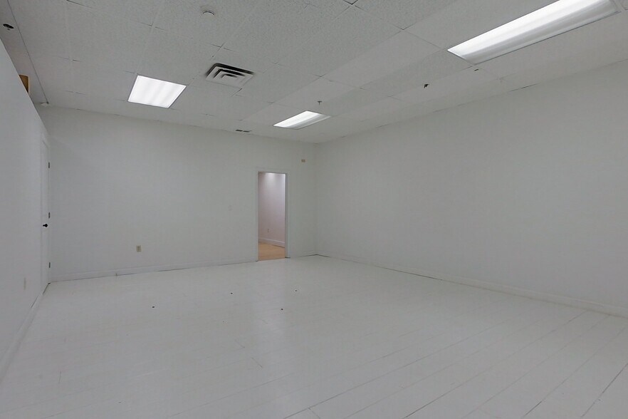 More Photos Of 152 Main St, Pepperell General Retail For Lease