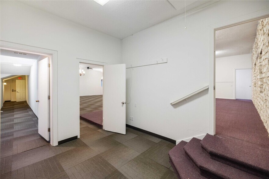 More Photos Of 1700 Amanda Ave, Fort Worth Religious Facility For Sale