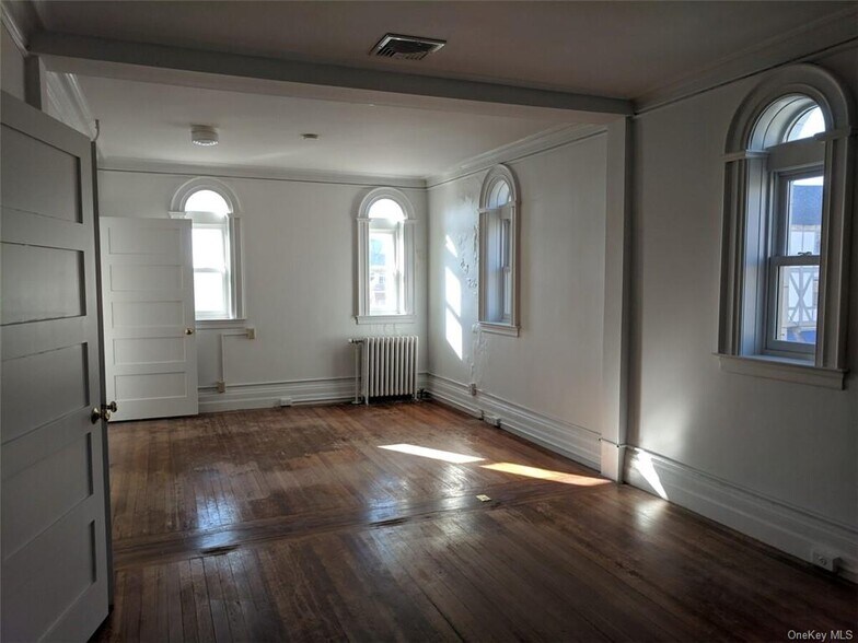 More Photos Of 2 S Broadway, Tarrytown Restaurant For Sale