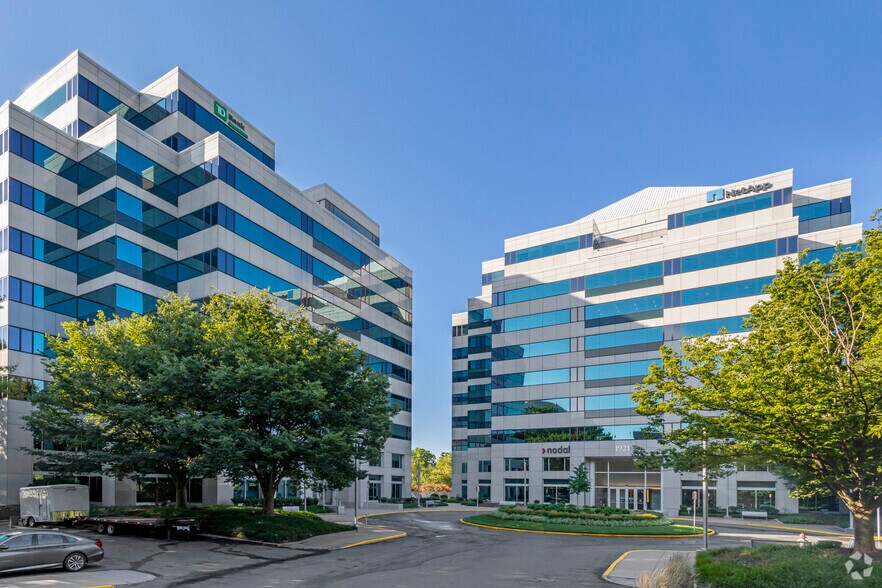 More Photos Of 1919 Gallows Rd, Vienna Office For Lease