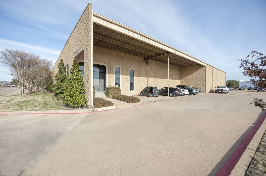 More Photos Of 1900 Jay Ell Dr, Richardson Flex For Lease