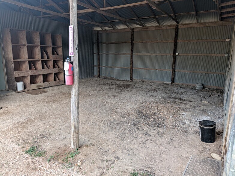 More Photos Of 2110 W Hwy 290, Dripping Springs General Retail For Lease