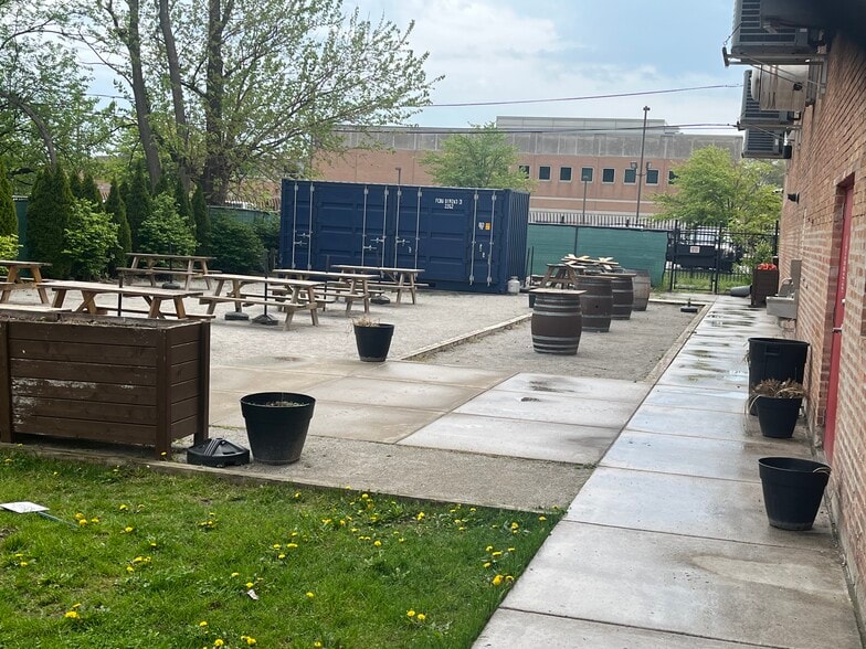 More Photos Of 5417 Oakley Ave, Hammond Warehouse For Sale