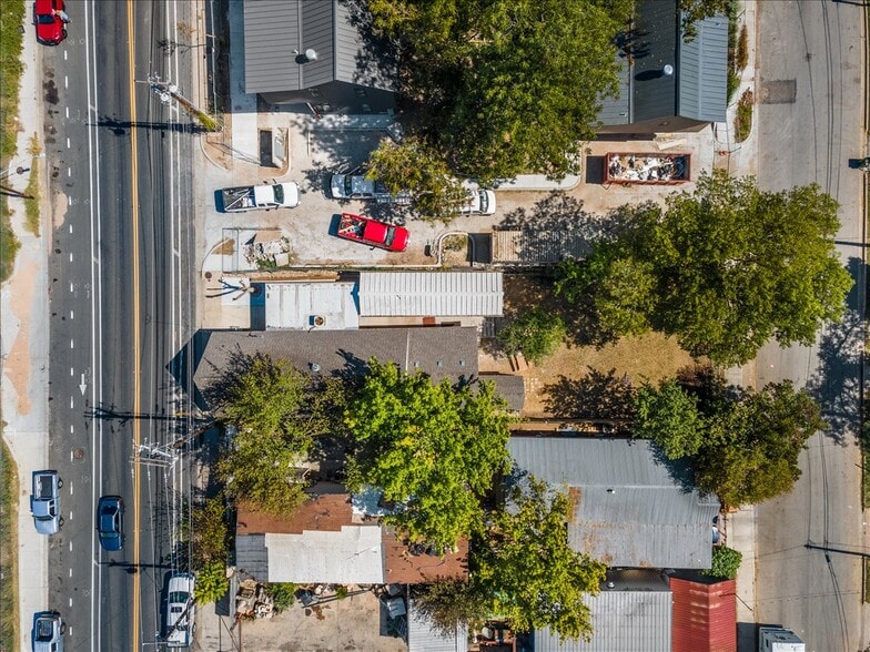 More Photos Of 2607 E 5th St, Austin Religious Facility For Sale
