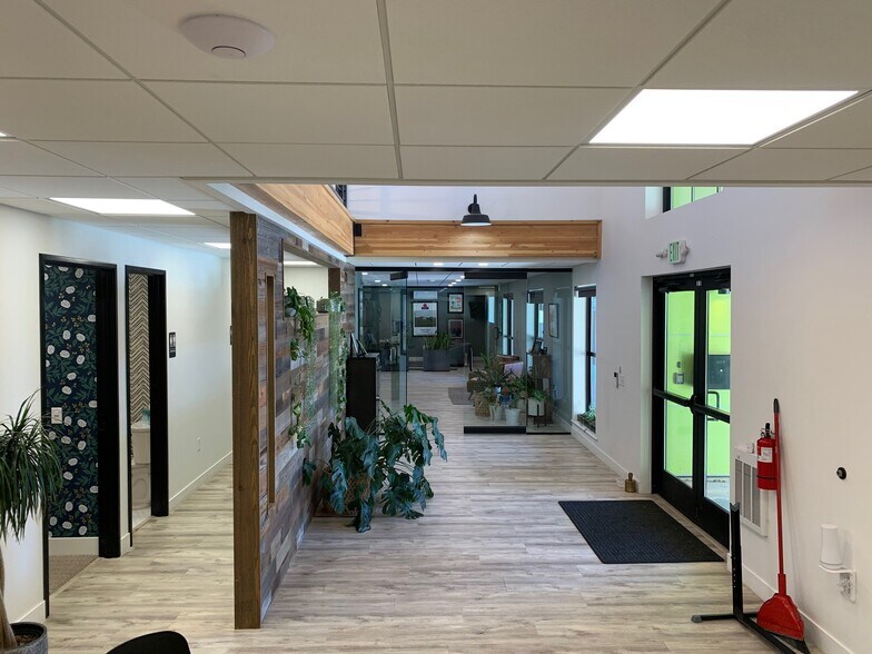 More Photos Of 5524 S Prince St, Littleton Office For Lease