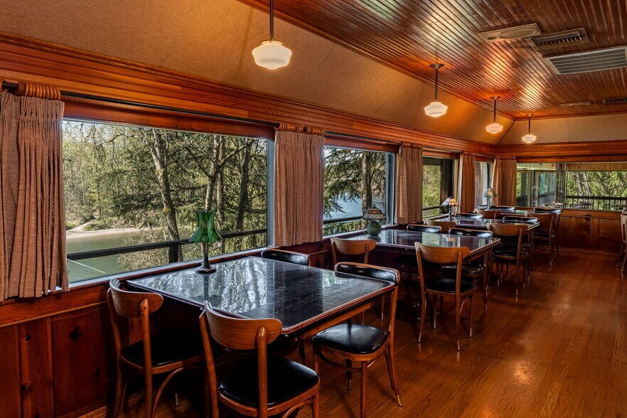 More Photos Of 1325 E Columbia River Hwy, Troutdale Restaurant For Sale