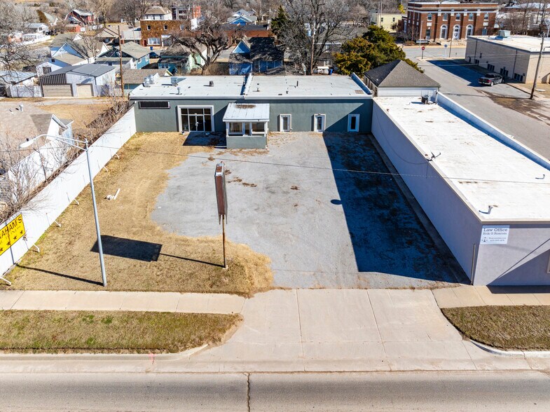 More Photos Of 306 N Choctaw Ave, El Reno Manufacturing For Sale