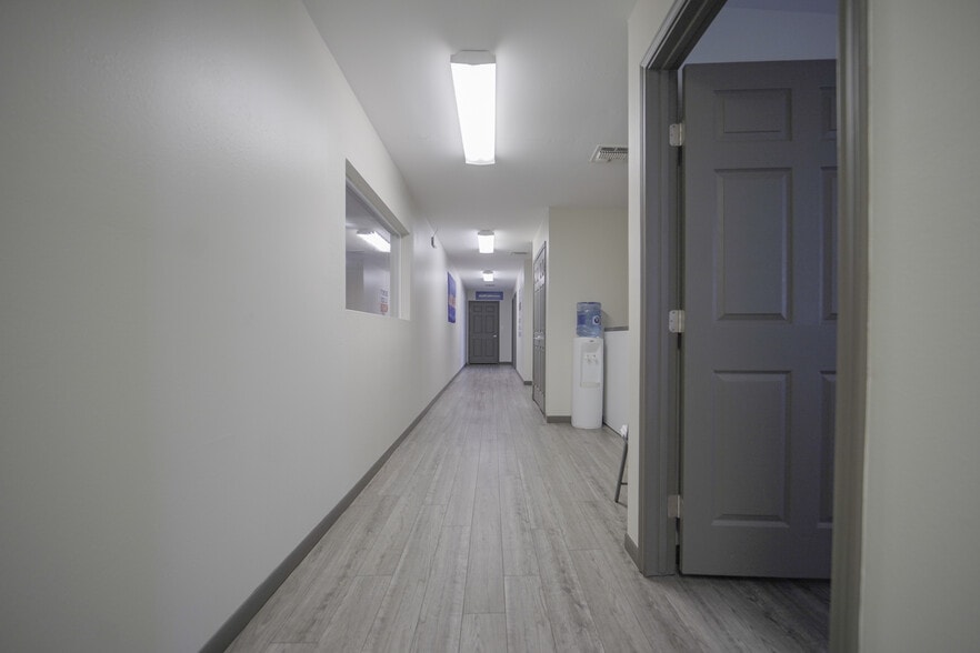 More Photos Of 808 Bob White Rd, Victoria Warehouse For Sale