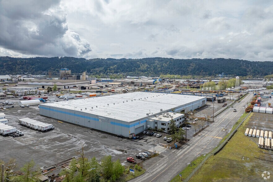 More Photos Of 9040 N Burgard Way, Portland Manufacturing For Lease