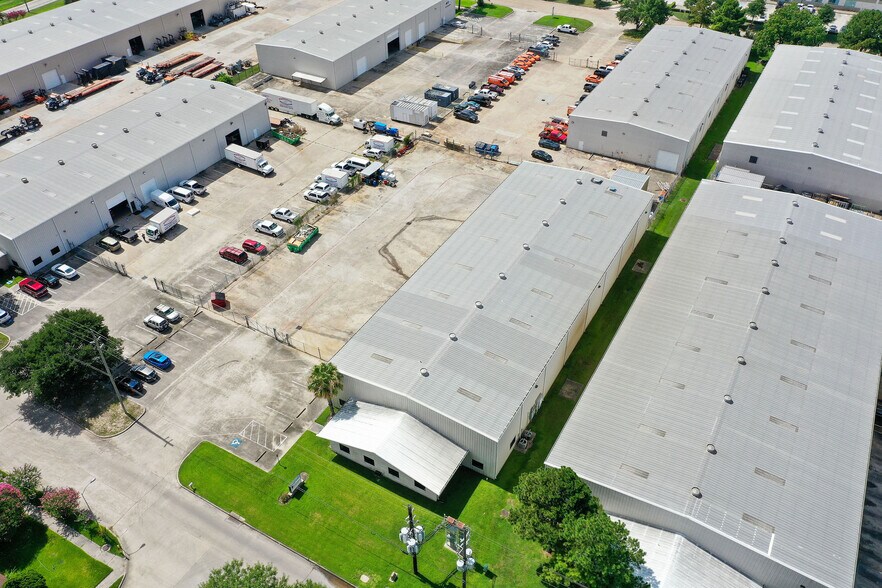 More Photos Of 5119 Hiltonview Rd, Houston Warehouse For Lease