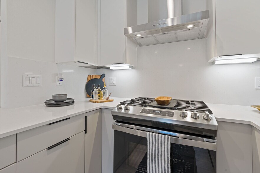 More Photos Of 1901 Albury Cv, Austin Specialty For Sale