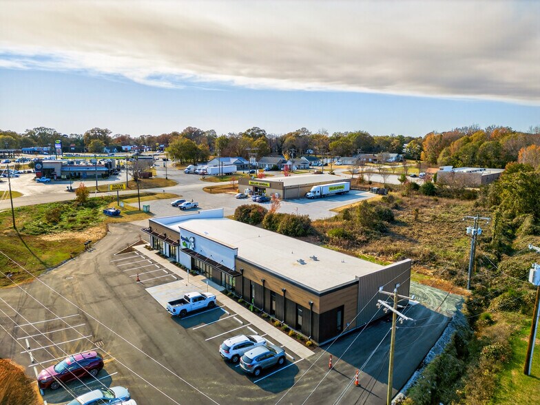 More Photos Of 201-229 Charlotte Hwy, Lyman Storefront For Lease