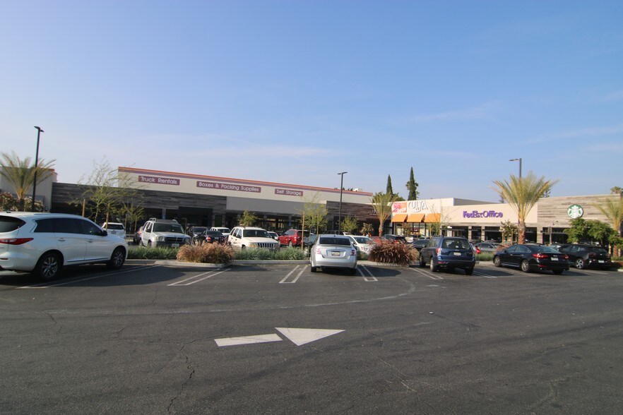 More Photos Of 4550-4578 Van Nuys Blvd, Sherman Oaks General Retail For Lease
