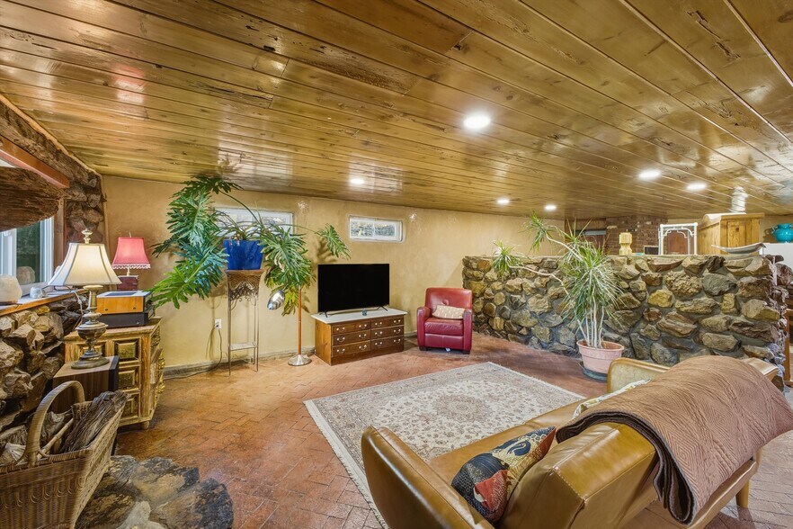 More Photos Of 24 Matisse Rd NE, Albuquerque Apartments For Sale