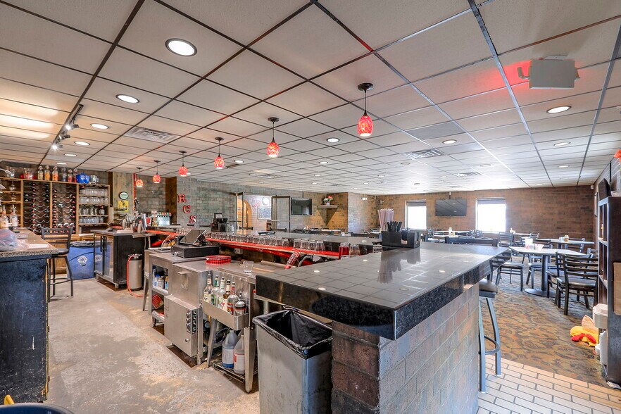 More Photos Of 330 E 135th St, Kansas City Restaurant For Sale