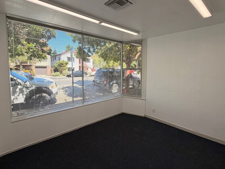More Photos Of 923-927 Arguello St, Redwood City Flex For Lease