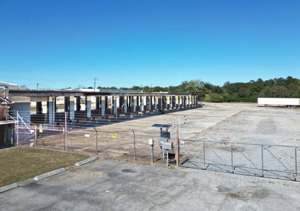 More Photos Of 475 Guy Paine Rd, Macon-Bibb Truck Terminal For Sale