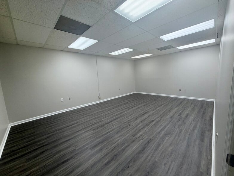 More Photos Of 118 Springhall Dr, Goose Creek Medical For Lease