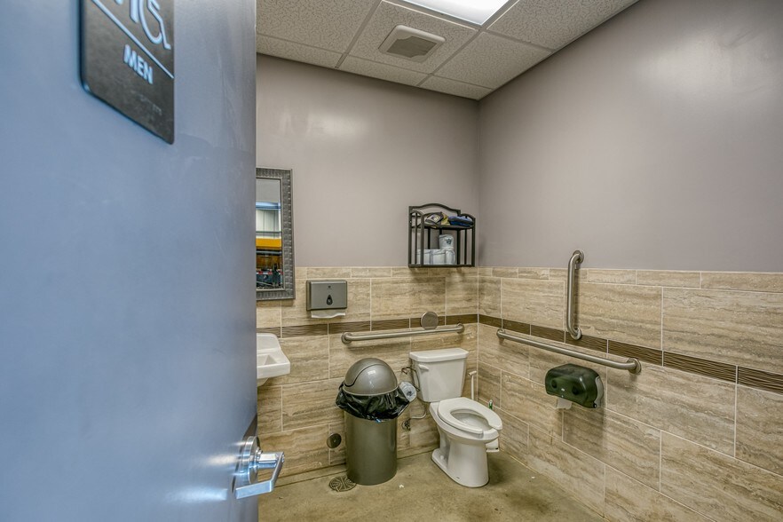 More Photos Of 1974 Pond View Dr SE, Lonsdale Warehouse For Sale