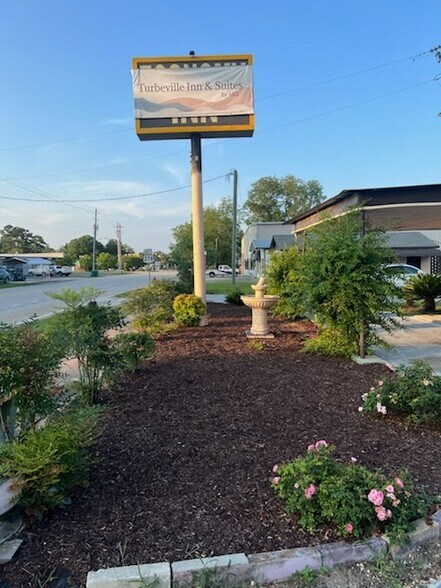 More Photos Of 1330 Main St, Turbeville Hotel For Sale