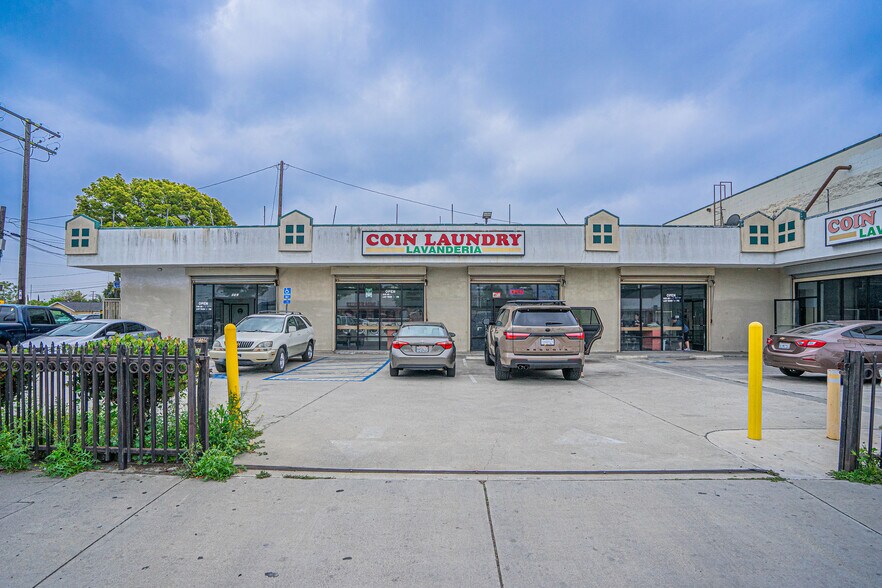 More Photos Of 608 E Rosecrans Ave, Compton Storefront Retail Office For Sale