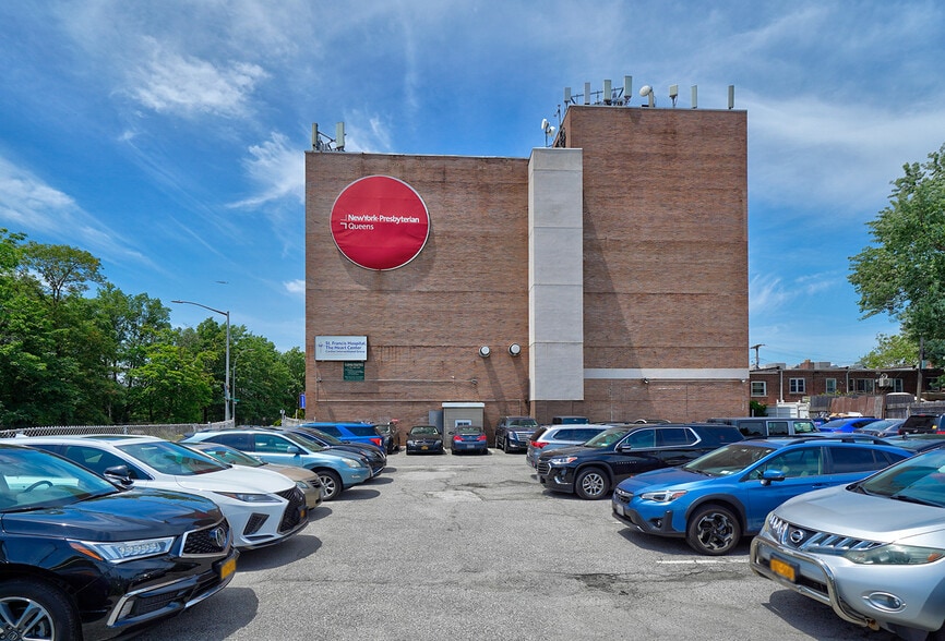 More Photos Of 163-03 Horace Harding Expy, Fresh Mdws, Fresh Meadows Medical For Lease