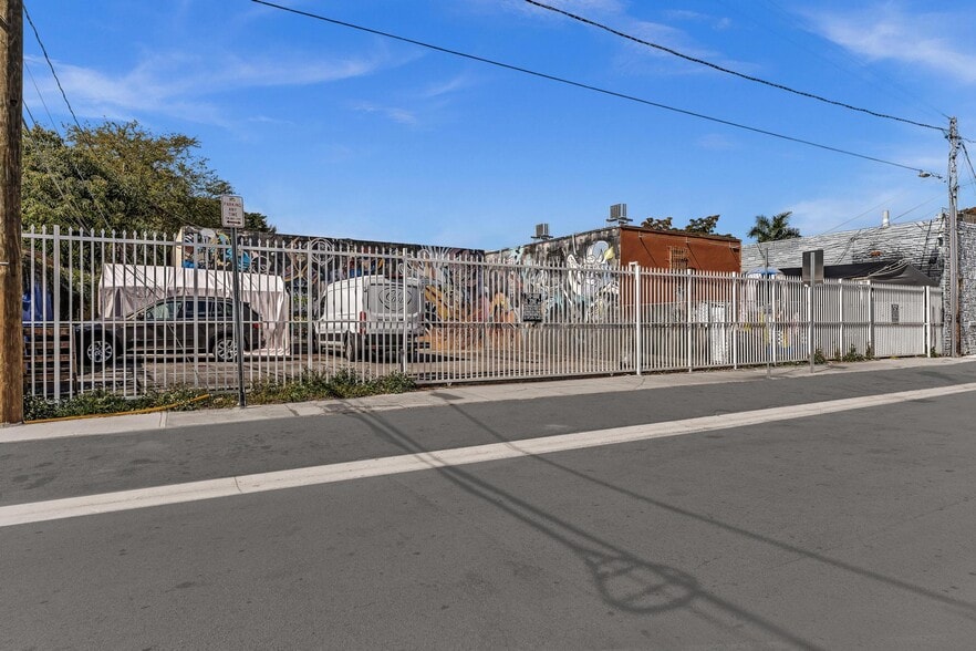 More Photos Of 1000 SW 8th St, Miami Storefront Retail Office For Sale