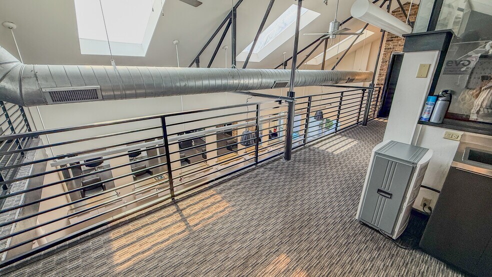 More Photos Of 15 W Main St, Pensacola Office For Sale