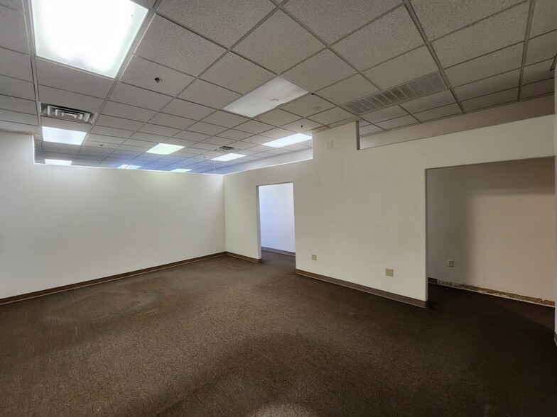 More Photos Of 1231 E Basin Ave, Pahrump Restaurant For Lease