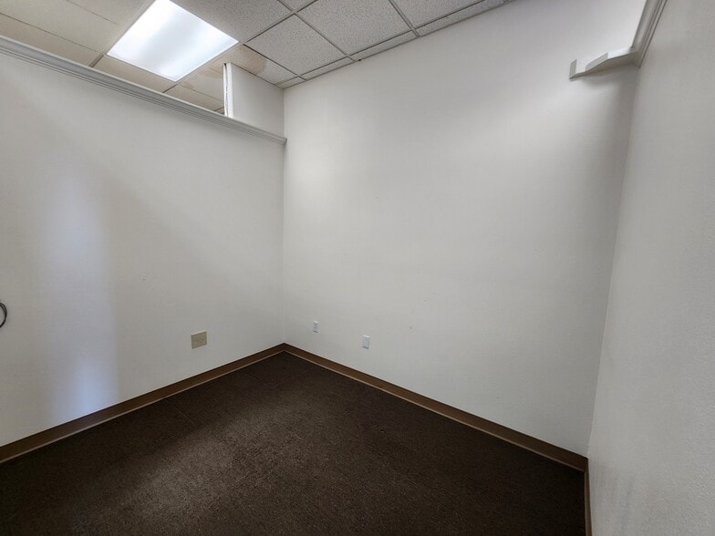 More Photos Of 1231 E Basin Ave, Pahrump Restaurant For Lease