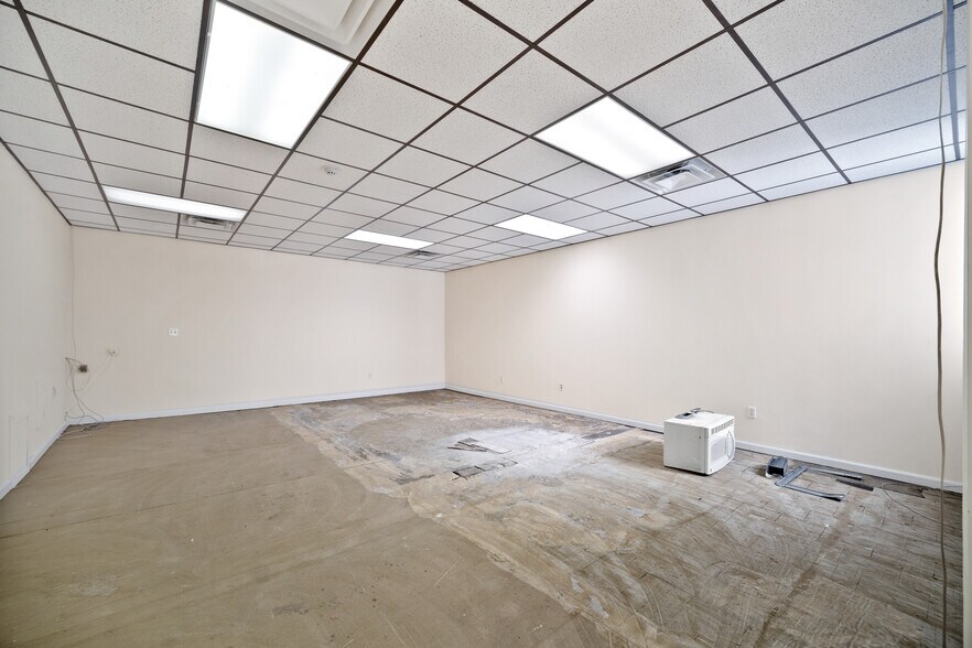 More Photos Of , Leonia General Retail For Sale